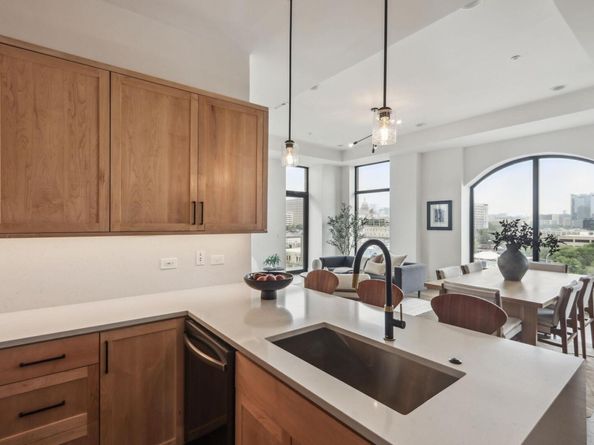 507 Sabine ST 601, Austin TX 78701