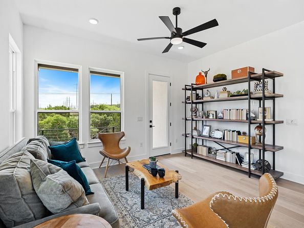 604 Grapeleaf DR, Lakeway TX 78738