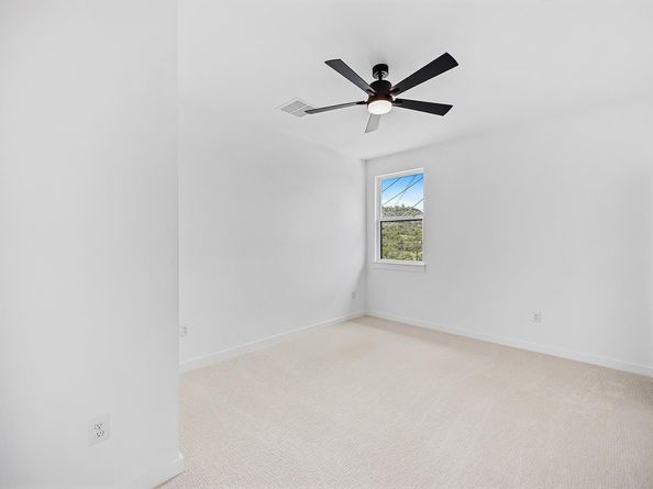 604 Grapeleaf DR, Lakeway TX 78738