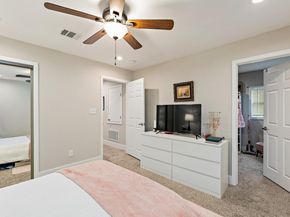 935 La Posada DR 128, Austin TX 78752