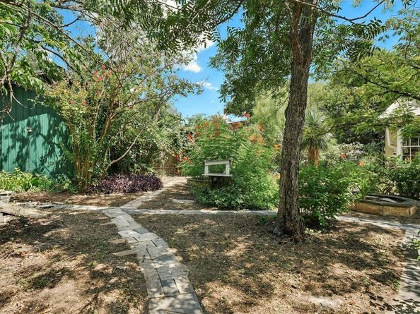 2114 Shoalmont DR, Austin TX 78756