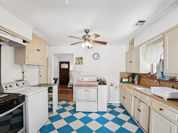 2114 Shoalmont DR, Austin TX 78756