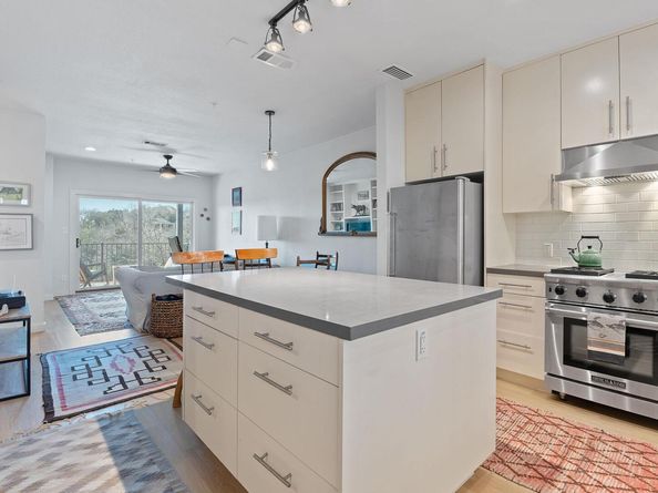 1741 Spyglass DR 1232, Austin TX 78746