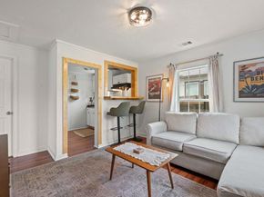 1909 College ROW, Austin TX 78702