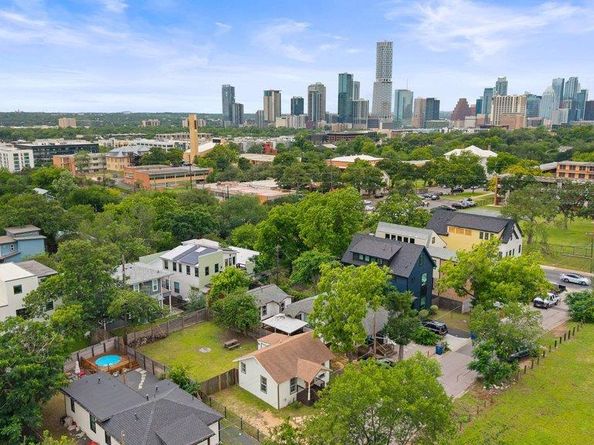 1909 College ROW, Austin TX 78702