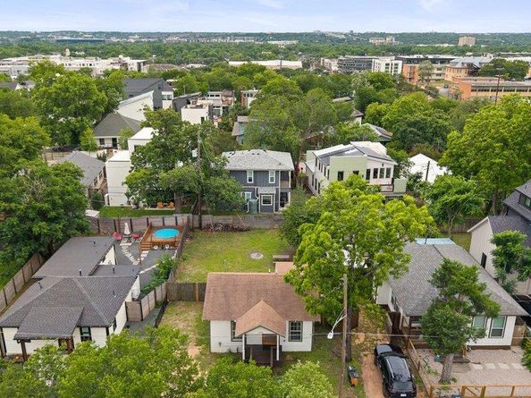 1909 College ROW, Austin TX 78702
