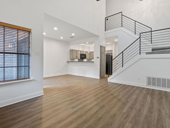 10819 Crown Colony DR 22, Austin TX 78747