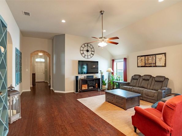 2009 Garretts WAY, Manchaca TX 78652