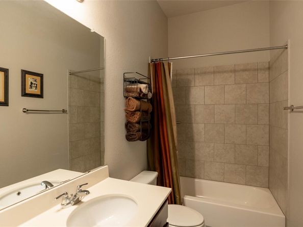 2009 Garretts WAY, Manchaca TX 78652