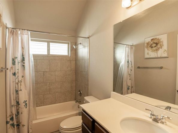 2009 Garretts WAY, Manchaca TX 78652