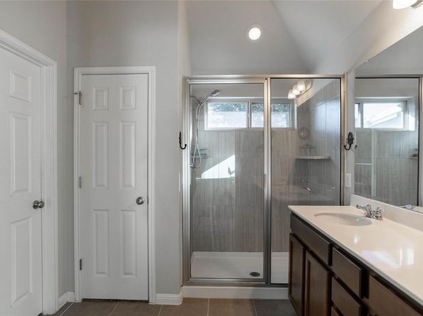 2009 Garretts WAY, Manchaca TX 78652