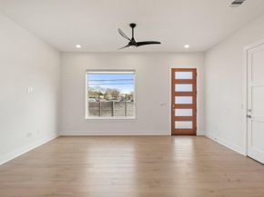 709 W St Elmo RD 2, Austin TX 78745