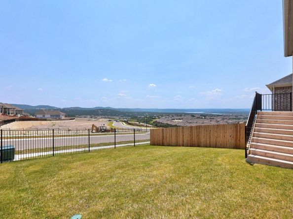 8011 Shining Flor RUN, Lago Vista TX 78645