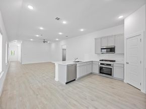 8011 Shining Flor RUN, Lago Vista TX 78645