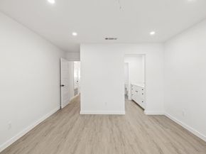 7211 Lakewood DR C111, Austin TX 78750