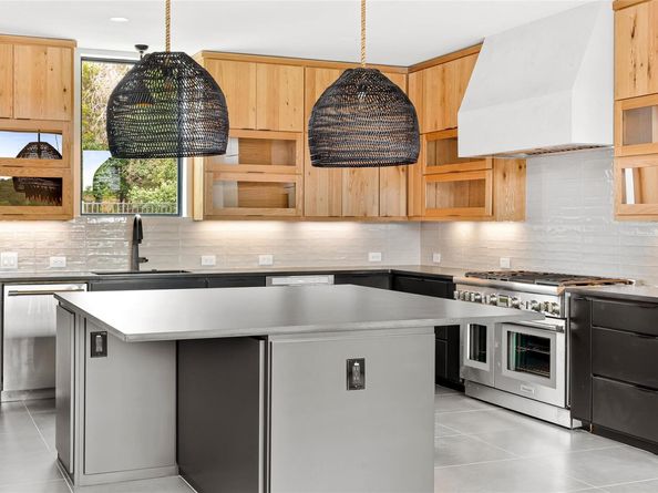 237 Canyon Turn TRL, Lakeway TX 78734