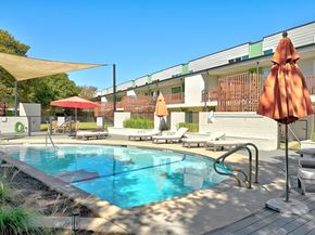 2200 Dickson DR 113, Austin TX 78704