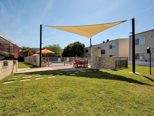 2200 Dickson DR 113, Austin TX 78704