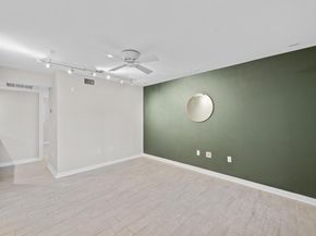 2200 Dickson DR 113, Austin TX 78704