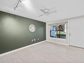 2200 Dickson DR 113, Austin TX 78704