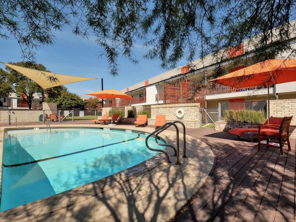 2200 Dickson DR 113, Austin TX 78704