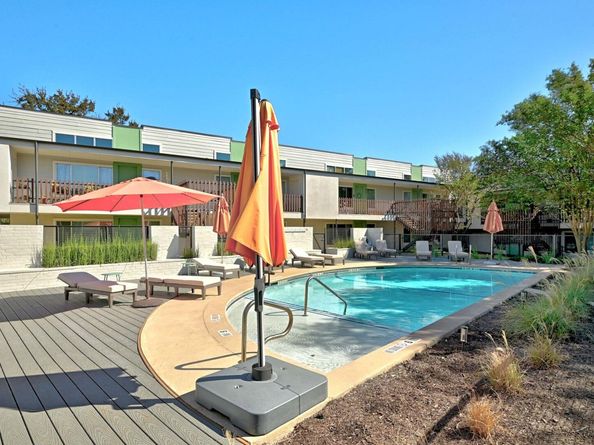 2200 Dickson DR 113, Austin TX 78704