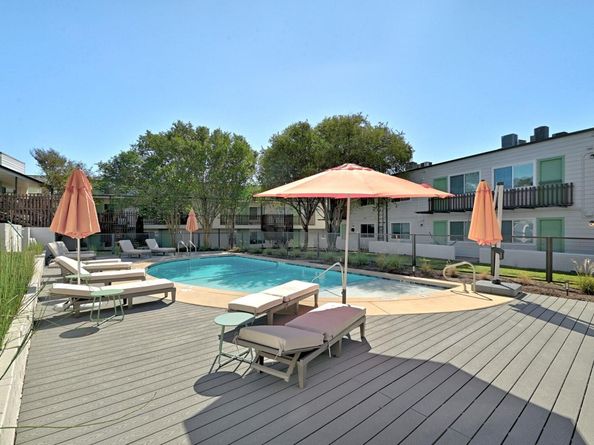 2200 Dickson DR 113, Austin TX 78704