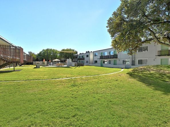 2200 Dickson DR 113, Austin TX 78704