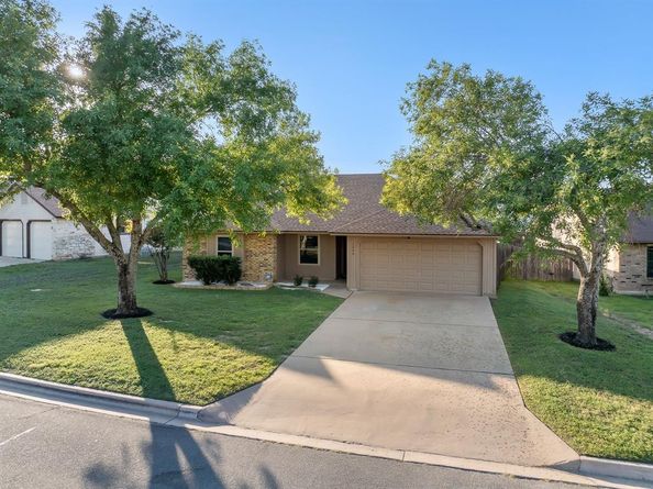 1006 Cresswell DR, Pflugerville TX 78660