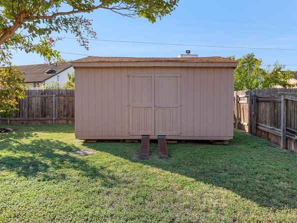 1006 Cresswell DR, Pflugerville TX 78660