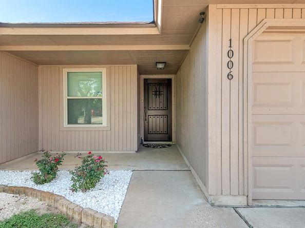 1006 Cresswell DR, Pflugerville TX 78660