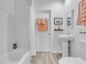 209 E Live Oak ST 1/2, Austin TX 78704