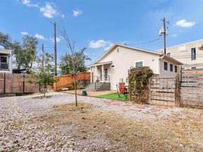 209 E Live Oak ST 1/2, Austin TX 78704