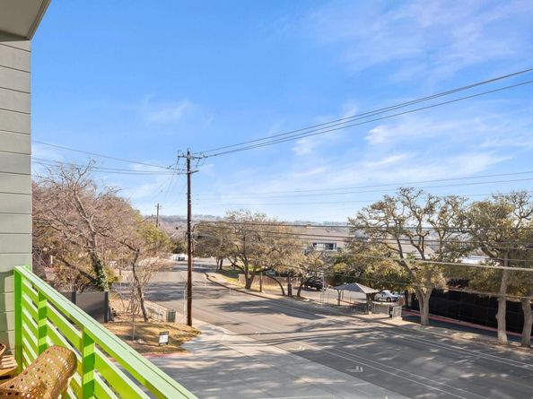 4004 Banister LN 202, Austin TX 78704