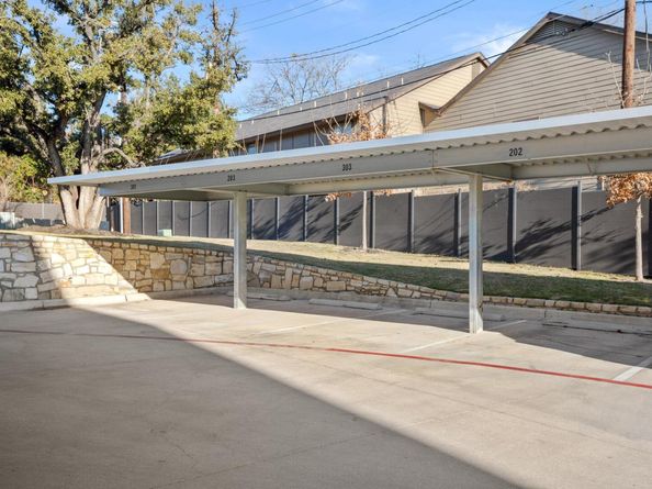 4004 Banister LN 202, Austin TX 78704