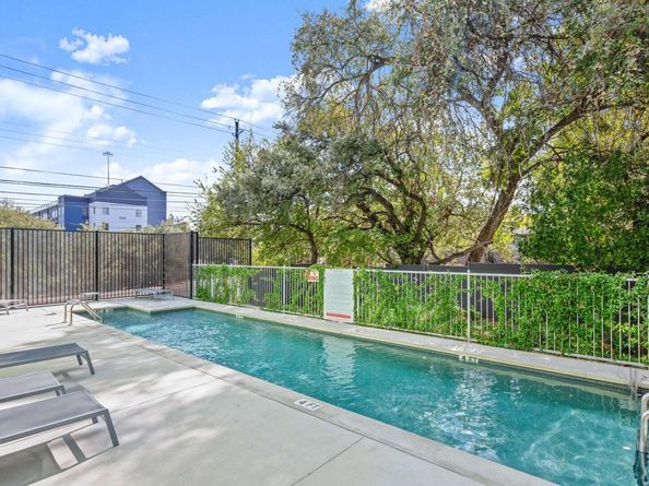 4004 Banister LN 202, Austin TX 78704