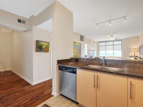54 Rainey ST 1017, Austin TX 78701