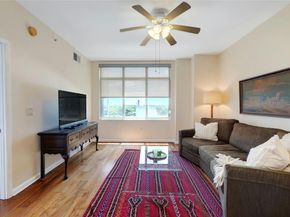 54 Rainey ST 1017, Austin TX 78701
