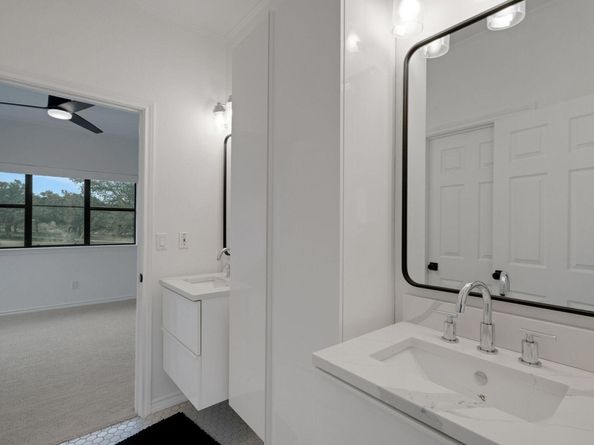 608 Lakeway DR, Lakeway TX 78734