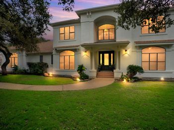 608 Lakeway DR