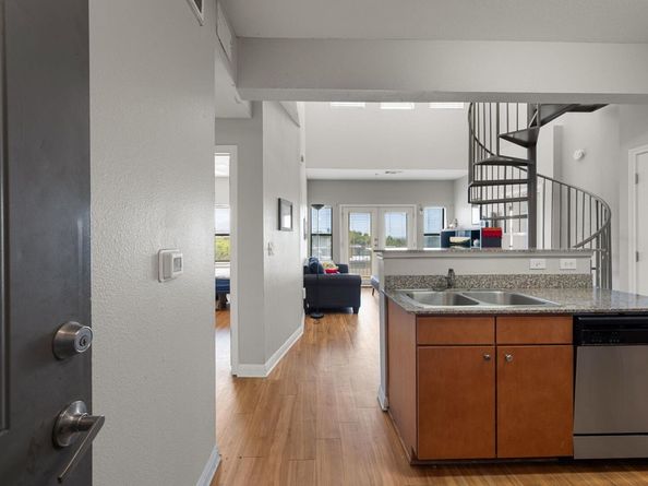2502 Leon ST 508, Austin TX 78705
