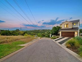 5717 Lost Horizon DR 12, Austin TX 78759