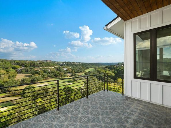5717 Lost Horizon DR 12, Austin TX 78759