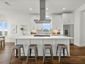 5717 Lost Horizon DR 12, Austin TX 78759