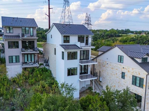 5717 Lost Horizon DR 12, Austin TX 78759