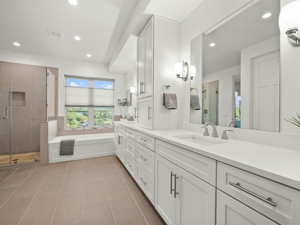 5717 Lost Horizon DR 12, Austin TX 78759