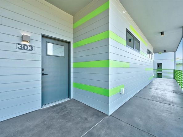 4004 Banister LN 303, Austin TX 78704