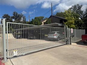 4004 Banister LN 303, Austin TX 78704