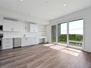 4004 Banister LN 303, Austin TX 78704