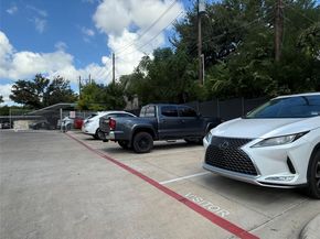 4004 Banister LN 303, Austin TX 78704